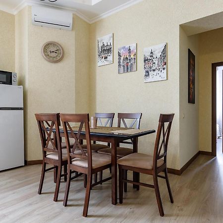 Historic Apartment Sofia In The Old Town Lviv Exteriör bild