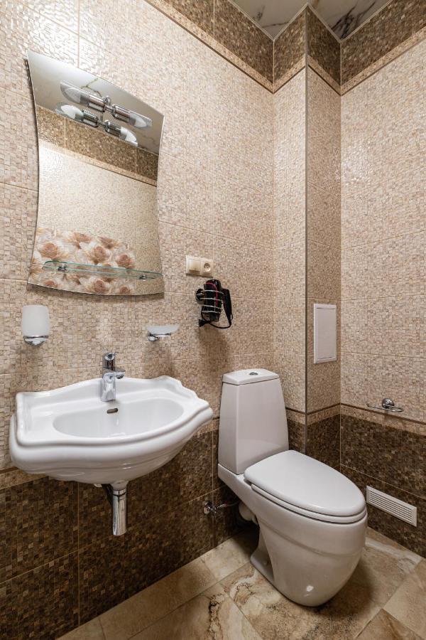 Historic Apartment Sofia In The Old Town Lviv Exteriör bild
